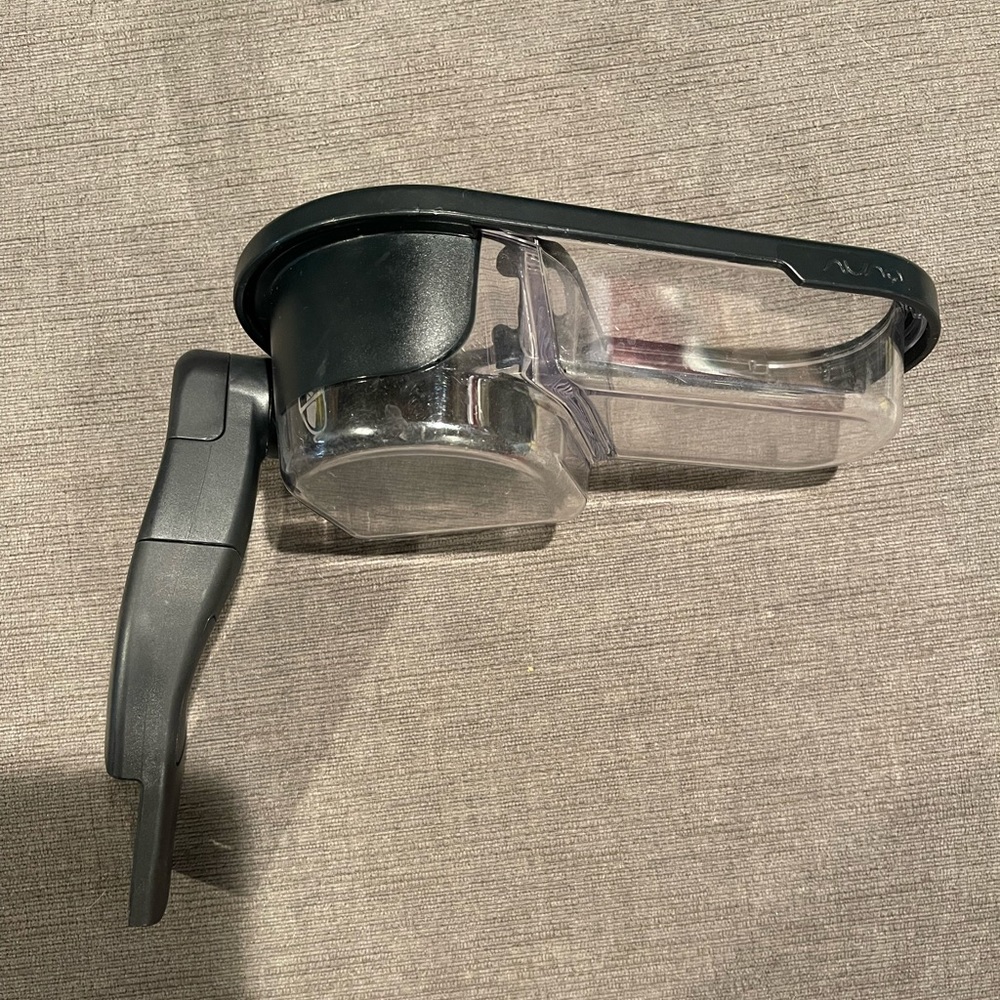 Nuna Mixx drink holder and snack/sippy cup holder